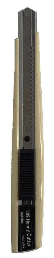 Snap-off blade handy cutter labeled Whashin 209.
